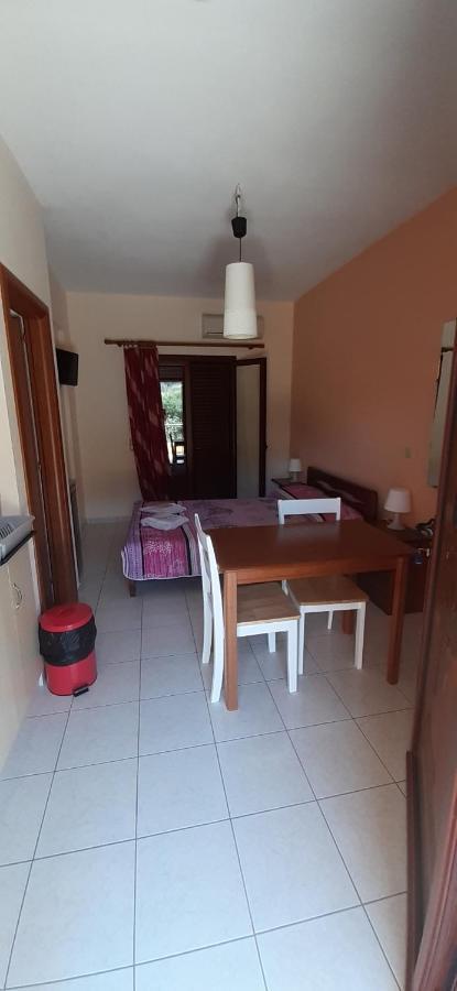 Savvas Apartments Plítra Esterno foto